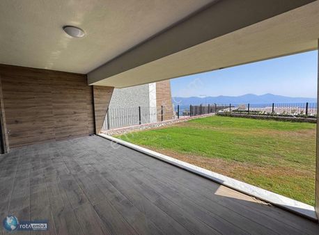 3+1 Büyük Bahçeli Deniz Manzaralı Fırsat Daire