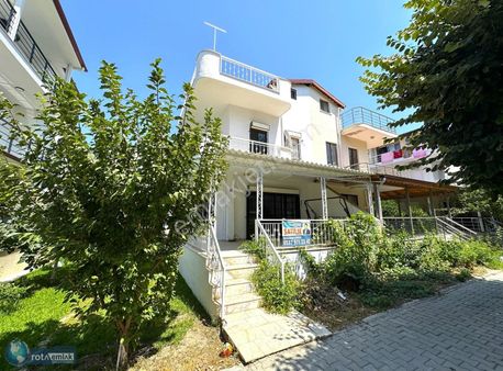 Rota'dan Kuşadası'nda Özel Bahçeli, Site İçerisinde 3+1 Tripleks