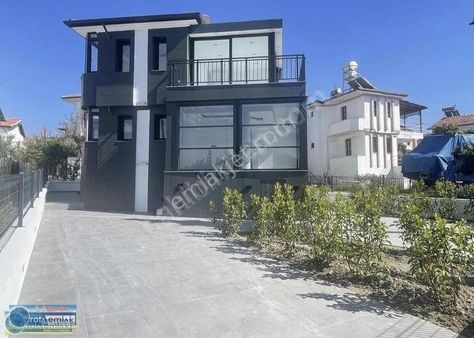 Rota'dan Kuşadası'nda Denize 300m 3+1 Müstakil Dublex Villa