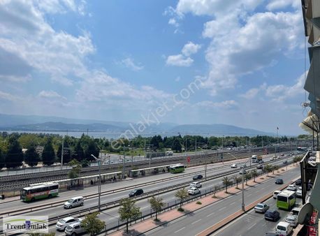 İzmit Çarşı Merkez'de Kiralık 3+1 Ara Kat Deniz Manzaralı Daire