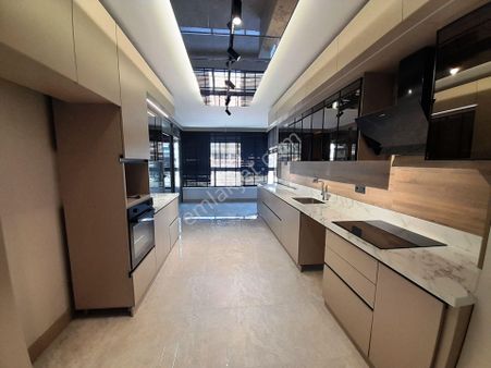 Forum Avm Yakını Ana Bulvar Üzeri 200 M2 4+1 Sıfır Daire