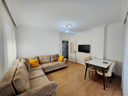 Nur Gayrimenkul'den Cadde Ve Okul Yanı Yüksek Giriş Satılık 3+1