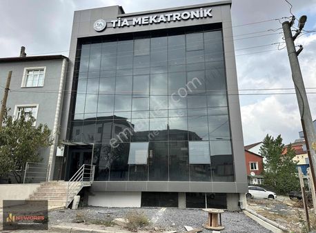 Sultan Orhan Mahallesi 225 M2 Kiralık Ofis