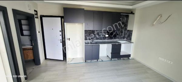 Altıntaş Havuzlu Katta 1+1