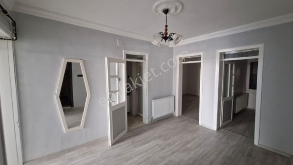 Emir Emlak Ofisinden Beyazlar Mahallesinde 2+1 Ara Kat Daire