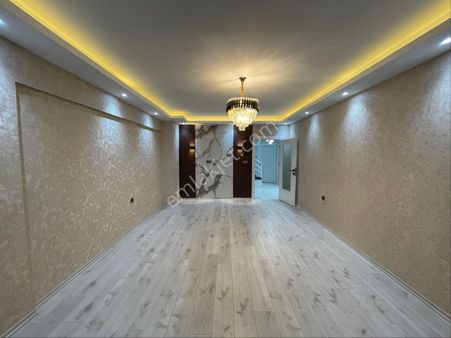 Adnanmendres Mahallesinde 3+2 Full Yapılı Dublex