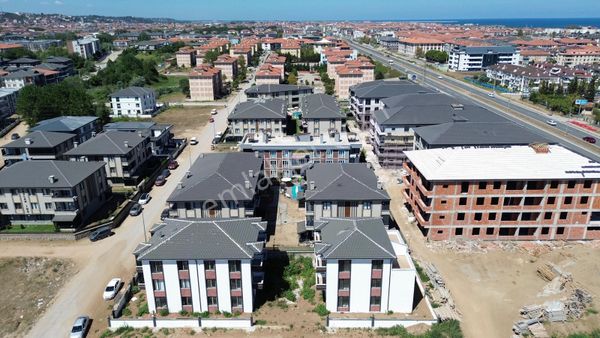 Karasu'da Havuzlu Site İçinde 1+1 Müstakil Bahçeli Fırsat Daire