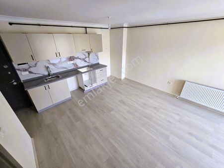 Jet Emlaktan Kadıköyde Arakat Asansörlü 1+1 Satılık Fırsat Daire