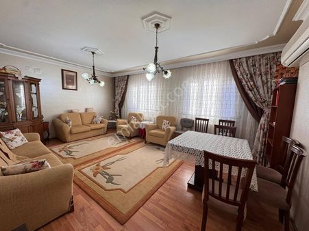 Turgutlu Satılık Yılmazlar Mah 3. Ara Kat 3+1 Oda 130m2 Doğalgazlı Çift Balkonlu Daire