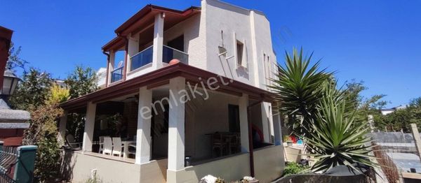 Çeşmealtı Merkezde 3+1 Denize 70 Metre