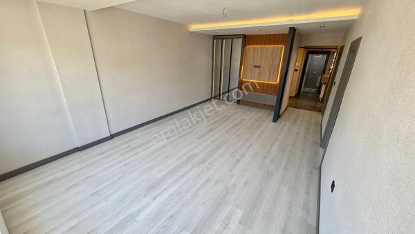 Relax'tan Osm. İş Merk.yanı Ön Cephe Orta Kat 3+1 Ultra Lüx Yapılı Fırsat