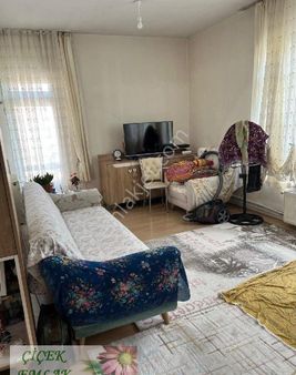 Çiçek Emlak'tan Emek'te Katta Kombili Satılık Daire