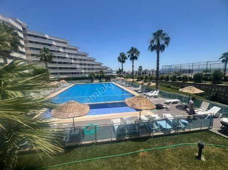 Garden Liva'da Arakat Havuzlu Saunalı Spor Salonlu 2+1 Satılık