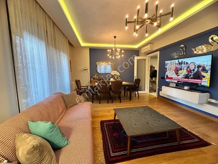 Suadiye Bağdat Cd Deniz Tarafı E.banyolu Balkonlu 95 M2 Net 3+1