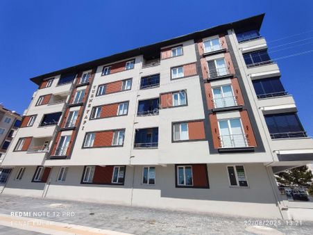 Esnaf Emlak'tan/çiftlik Çayırı Caddesi Üzeri/3+1 Satılık Daire