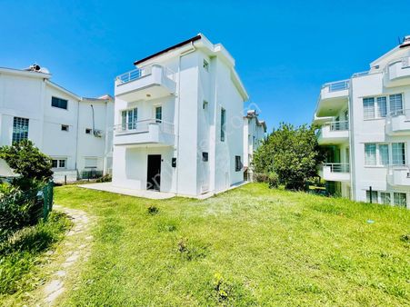 Kuşadası Davutlar Yolu Uzerı Satılık 3+1 Mustakıl Vılla