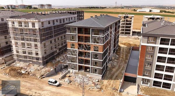 Yeni Mahallede Ebeveyn Banyolu Gelişen Bölgede 2+1 Daireler