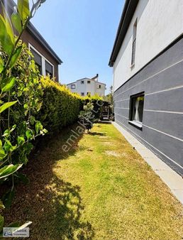 Kuşadası Mustakil Havuzlu İçerisınde 3+1 Yazlık