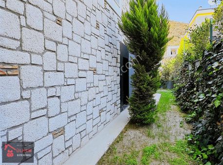 Yavansuda Doğalgazlı Müstakil 4+1 Özel Havuzlu Geniş Bahçeli