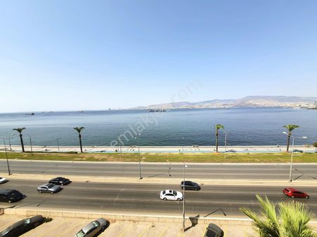 İzmir Karataş'ta Deniz Manzaralı 3+1 Satılık Lüks Yalı Dairesi