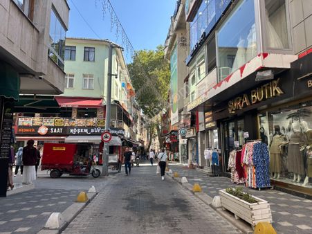 Eskidjide İzmit Merekezin En Hareketli Lokasyonunda Satılık Dükkan