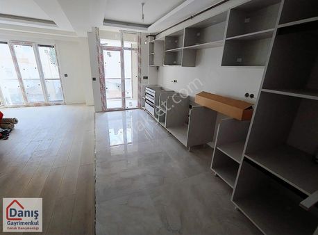 Bağlarbaşında Metroya 8-10 Dakika Otoparklı 3.kat Sıfır 95m2 3+1