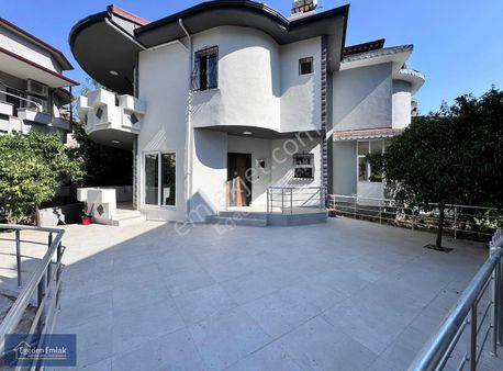 Marmaris Camiavlu 4+1 Triplex Villa