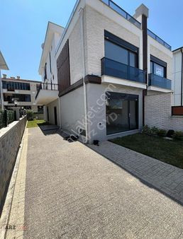 Arz Gyd -serdivan Köprübaşında Akıllı Sistemli Müstakil Villa!