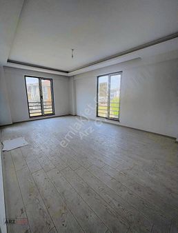 Yeni Stad Civarı Kiralık 3+1 Yüksek Giriş