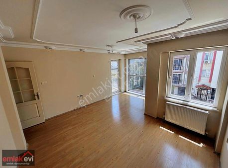 Emlak Evi'nden Girne'de Ayrı Mutfaklı 2+1 Kombili Daire