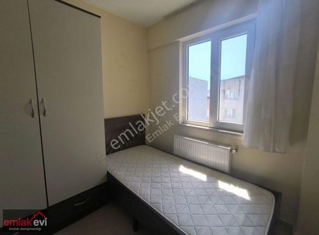 Emlakevi'nden Zafer Mahallesi'nde 1+1 Kiralık Daire