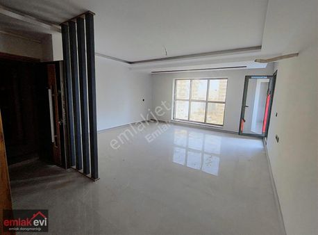 Emlak Evi'nden Cadde Üstü 3+1 Kiralık Ofis