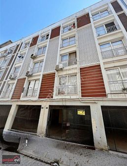 Emlak Evi'nden Balkonlu Düzenli Yönetime Sahip Binada 1+1