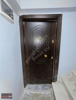 Emlak Evi'nden Kiralık Ayrı Mutfaklı Eşyalı Geniş 1+1 Daire