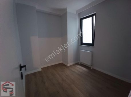 Sezer Emlak Halit Kacır'dan Satılık 2+1 Asma Kat Üstü Daire