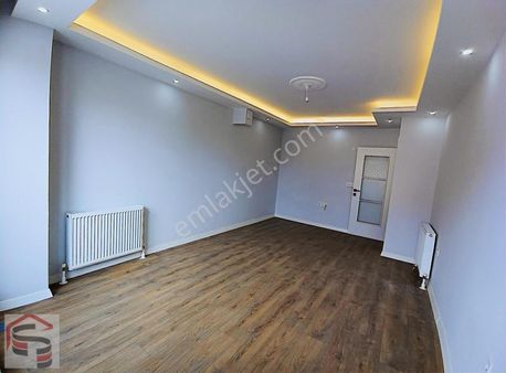 Sezer Emlak Halit Kacır'dan Satılık 2+1 Ara Kat