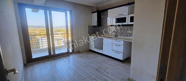 Kazımdirik Mahallesinde Güzel Konumda 2+1 Ayrı Mutfaklı Daire...