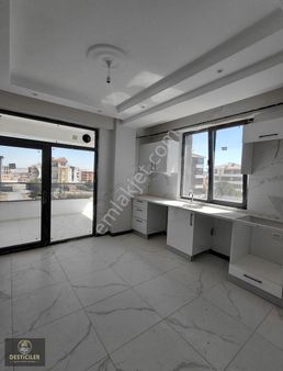 Lt-desticilerden Albayrak Bulvarı Yakını Çift Balkonlu 2+1