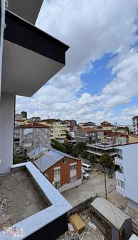 Sultanbeyli'de Orman Manzaralı Lüks 3+1 Daire