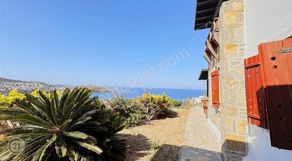 Century21'den Deniz Manzaralı Müstakil Villa