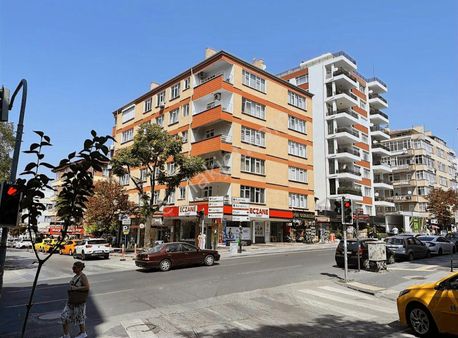 Kavaklıdere De Manzaralı Yapılı Merkezi Lokasyonlu Satılık 2+1