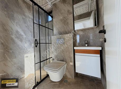 Yeniköyde Katta Tek 5+1 Asansörlü Sıfır Dubleks