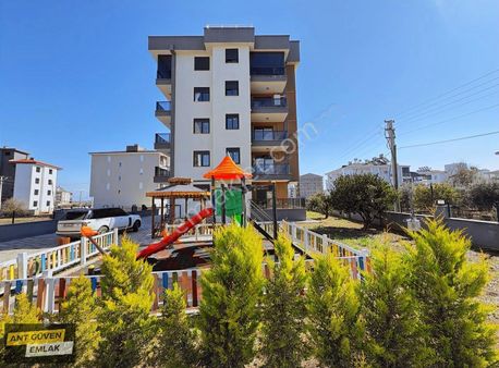 Site İçinde Havuzlu 2+1 Sıfır Asansörlü Daire