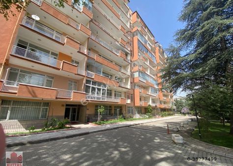 Kuttaş'tan 24 Saat Güvenlikli Eser Sitesinde Metro Karşısı Katta 2+1 Ön 110 M2 İçi Bakımlı Daire