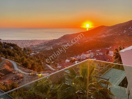 Panoramik Deniz Manzaralı Butik Sitede Lüks Müstakil 4+2 Villa
