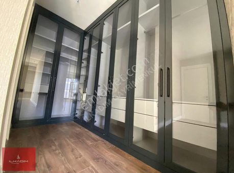 İlkadımdan Ovacıkta Park Cephe Güvenlikli Çift Bloklu Sitede 4+1