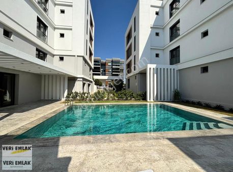 Veri'den Gözsüzler'de Havuzlu Sitede 3+1 Ayrı Mutfak Daire!