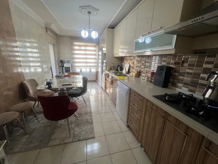 Lider'den H. Güllü Ceylan Okulu Yakını Asansör 2 Banyo 3+1 2.kat