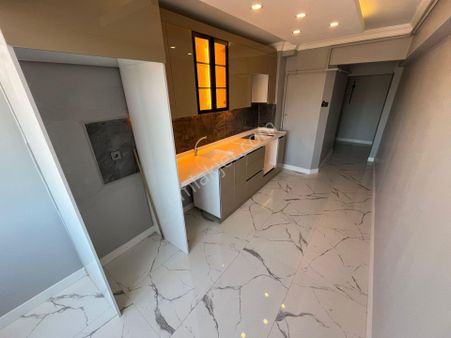 Danişment Göbek Yakını 3+1 Full Yapılı Manzaralı Daire