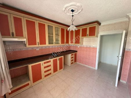 Ra Gayrimenkul Şehitmustafa Mh.satılık Ferah Daire